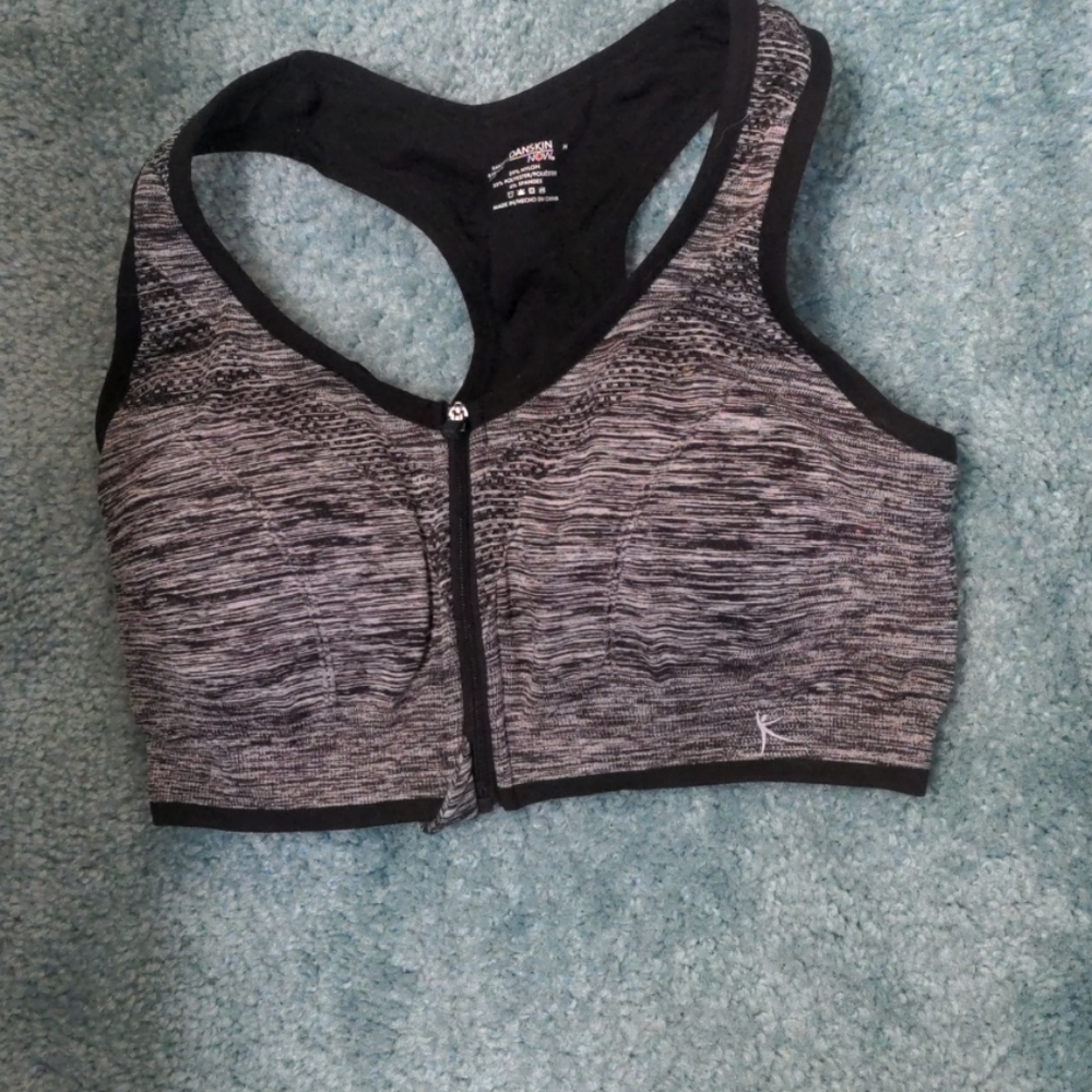 Brand new sports bra w/o tag